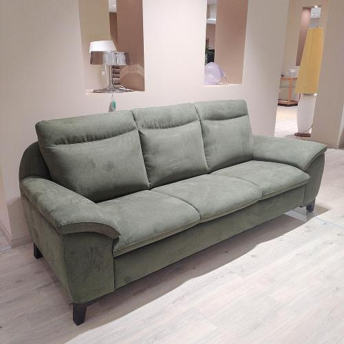 Franco Salotti divano a tre posti large modello Azur rivestimento in  nabucco 5 verde flora cm.235x96xh.99 piedi legno scuro.